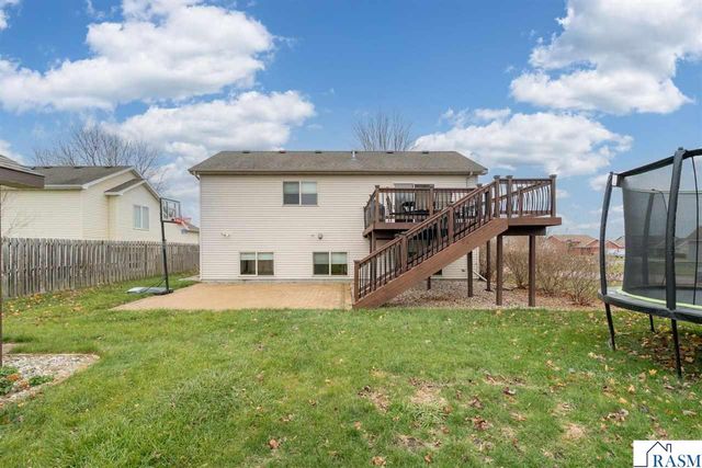 2224 Fairbanks Drive, North Mankato, MN 56003