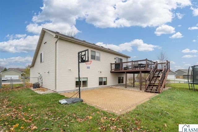 2224 Fairbanks Drive, North Mankato, MN 56003