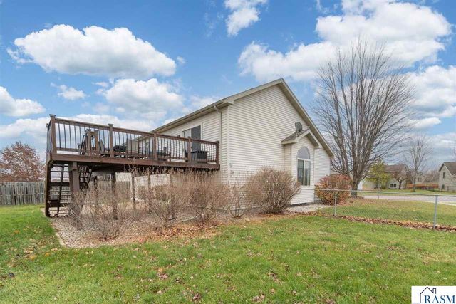 2224 Fairbanks Drive, North Mankato, MN 56003