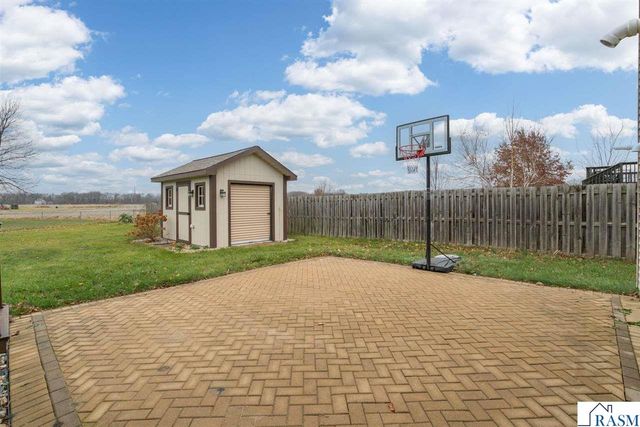 2224 Fairbanks Drive, North Mankato, MN 56003