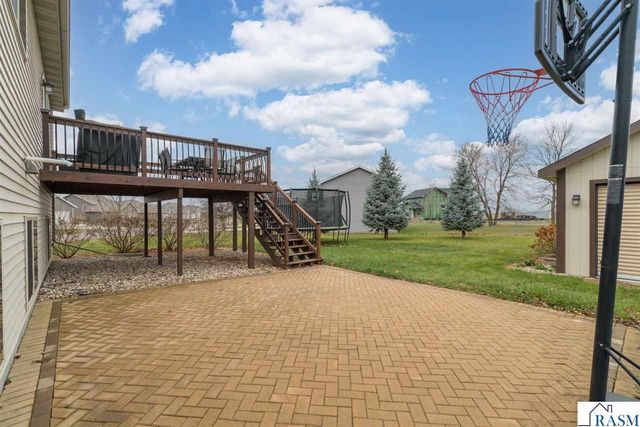 2224 Fairbanks Drive, North Mankato, MN 56003