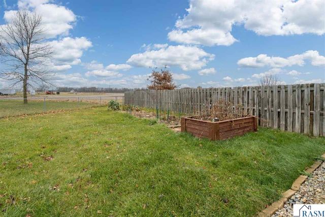 2224 Fairbanks Drive, North Mankato, MN 56003