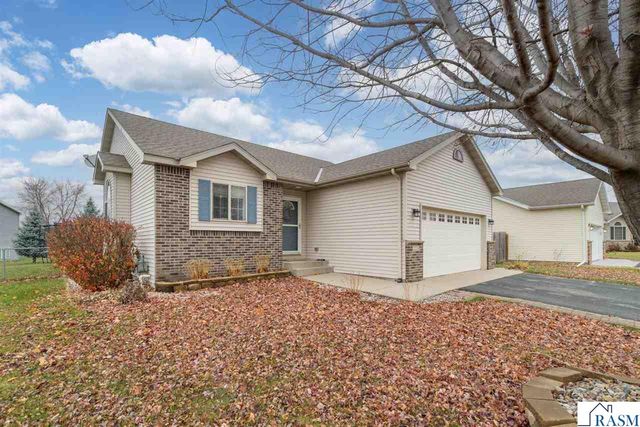 2224 Fairbanks Drive, North Mankato, MN 56003