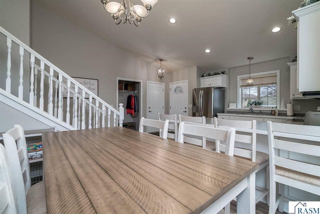 2224 Fairbanks Drive, North Mankato, MN 56003