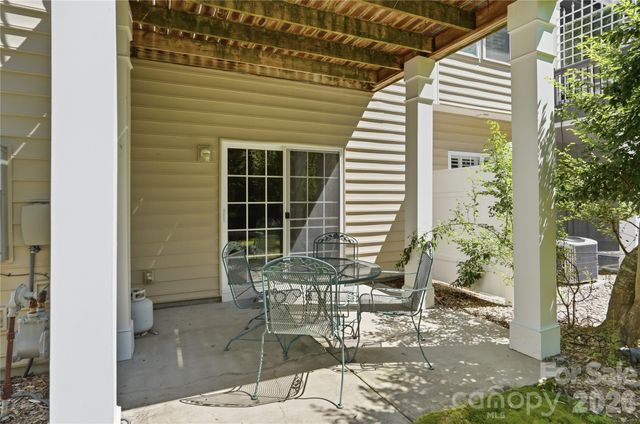 2084 Calloway Pines Drive, Tega Cay, SC 29708