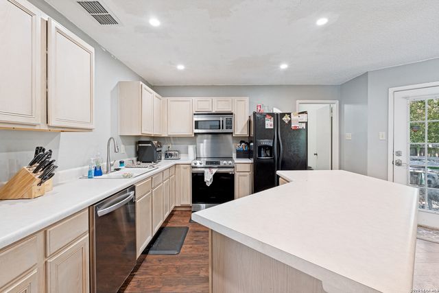 17503 SAPPHIRE RIM DR, San Antonio, TX 78232