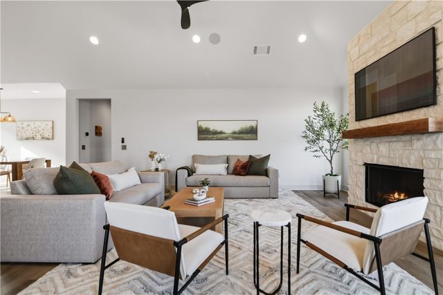 960 Thornwood Place, Centerton, AR 72713