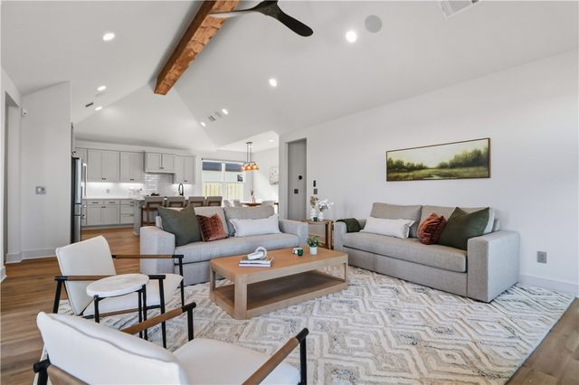 960 Thornwood Place, Centerton, AR 72713