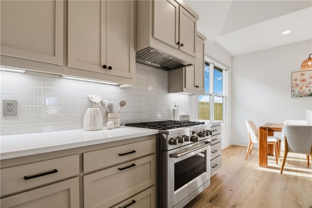 960 Thornwood Place, Centerton, AR 72713