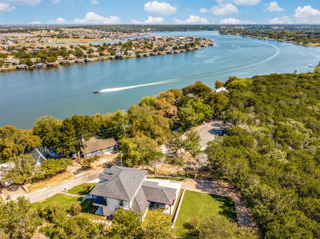 721 Rock Harbor Court, Granbury, TX 76048
