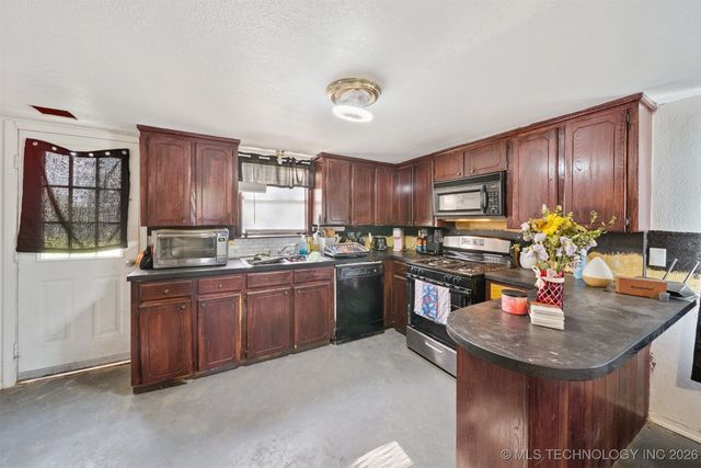 34 N Spruce Street, Kellyville, OK 74039