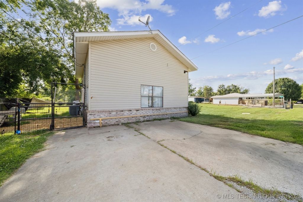 34 N Spruce Street, Kellyville, OK 74039