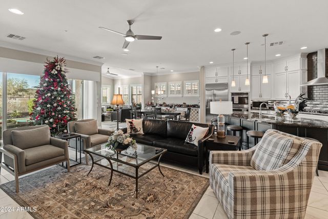 12487 W GILIA Way, Peoria, AZ 85383