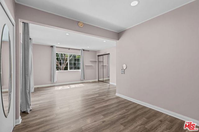 7048 Zelzah Avenue, Los Angeles, CA 91335