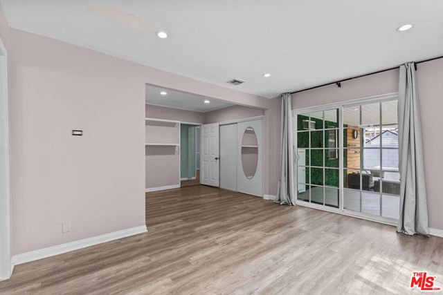 7048 Zelzah Avenue, Los Angeles, CA 91335