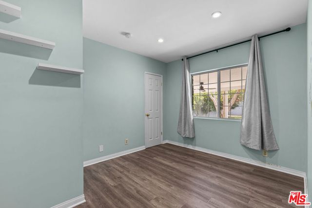 7048 Zelzah Avenue, Los Angeles, CA 91335