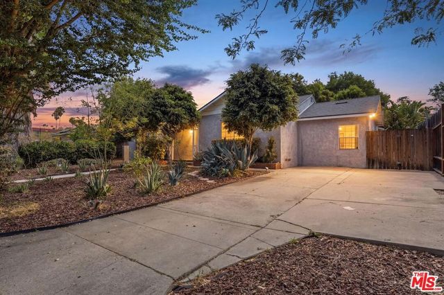 7048 Zelzah Avenue, Los Angeles, CA 91335