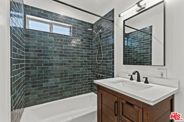 7048 Zelzah Avenue, Los Angeles, CA 91335