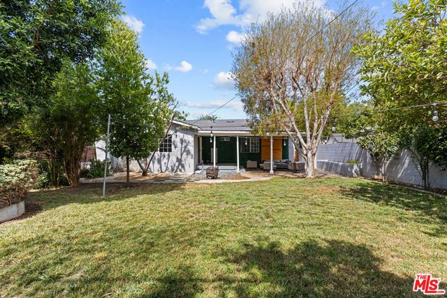 7048 Zelzah Avenue, Los Angeles, CA 91335