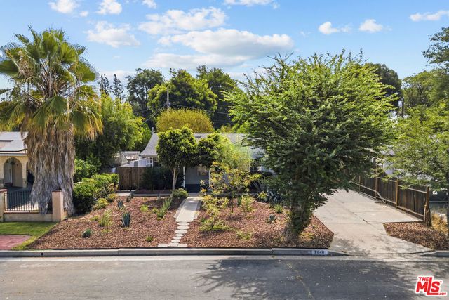 7048 Zelzah Avenue, Los Angeles, CA 91335
