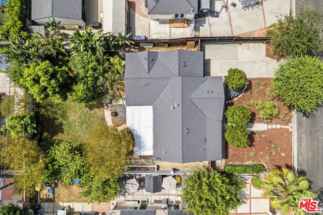 7048 Zelzah Avenue, Los Angeles, CA 91335
