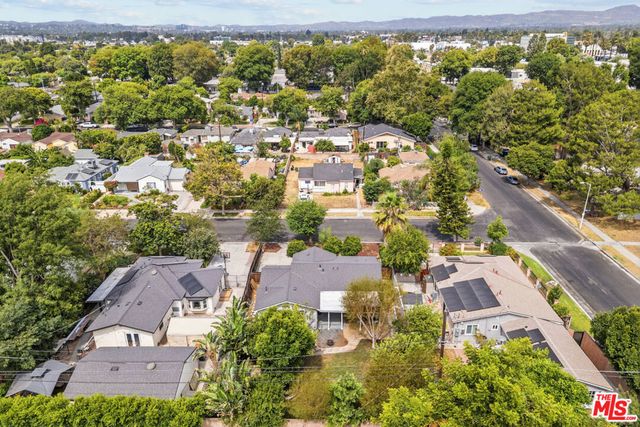 7048 Zelzah Avenue, Los Angeles, CA 91335