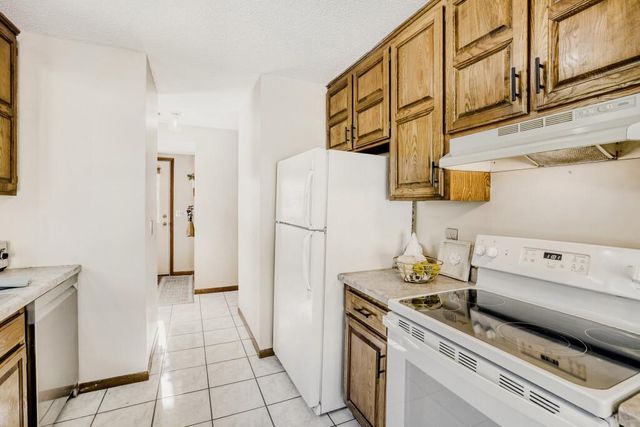 8787 Maplebrook Parkway N, Brooklyn Park, MN 55445