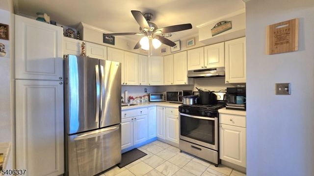 290 Hoover Ave 9, Bloomfield Twp., NJ 07003