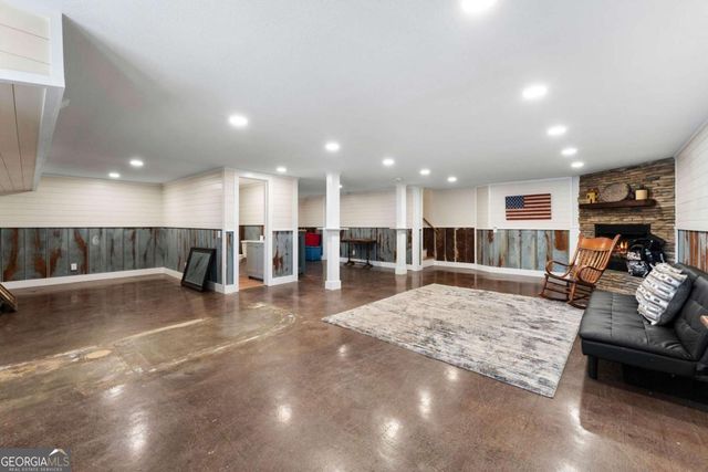 2300 Frettiesburg Drive, Rockmart, GA 30153