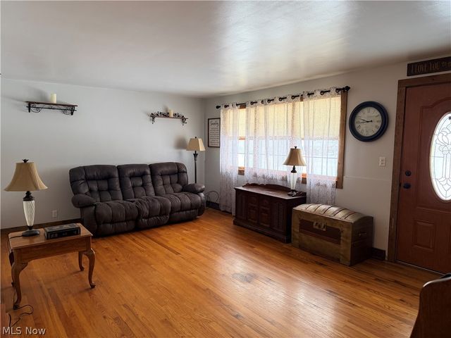 138 East Cedar Street, Jefferson, OH 44047