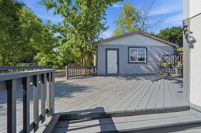 702 Columbus Street, Mchenry, IL 60051