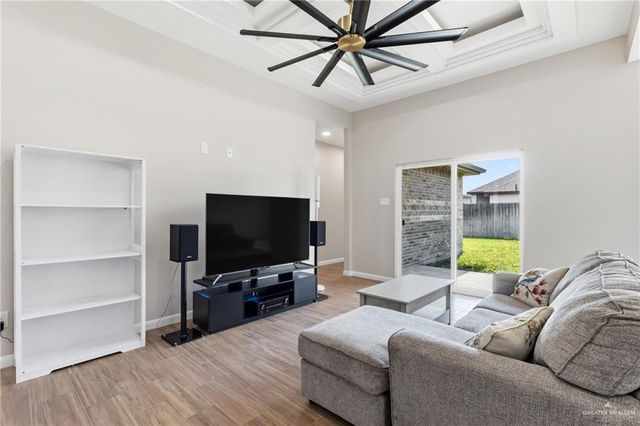 5933 N Rayo Del Sol Street, Edinburg, TX 78542