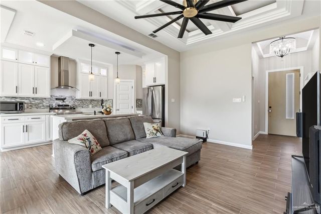 5933 N Rayo Del Sol Street, Edinburg, TX 78542