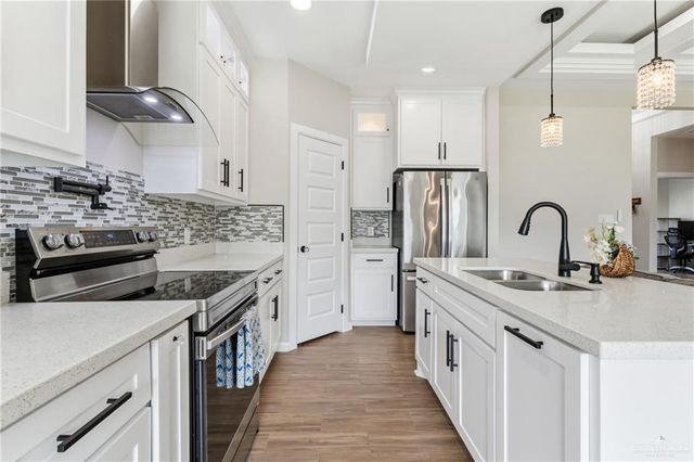 5933 N Rayo Del Sol Street, Edinburg, TX 78542