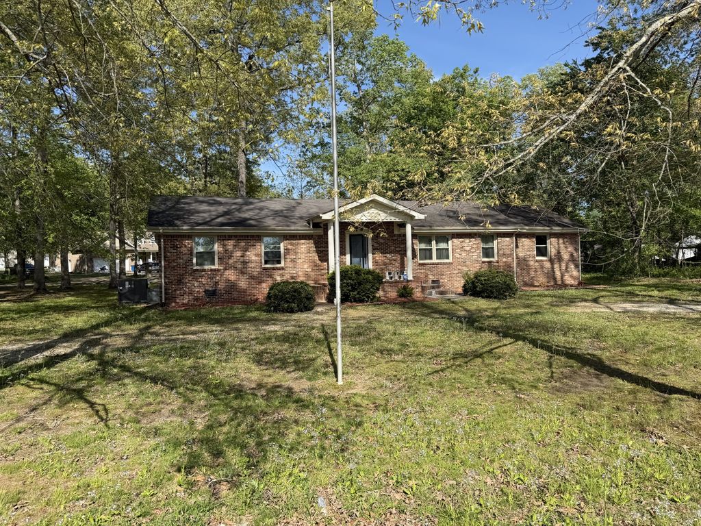 141 Dogwood Dr, Manchester, TN 37355