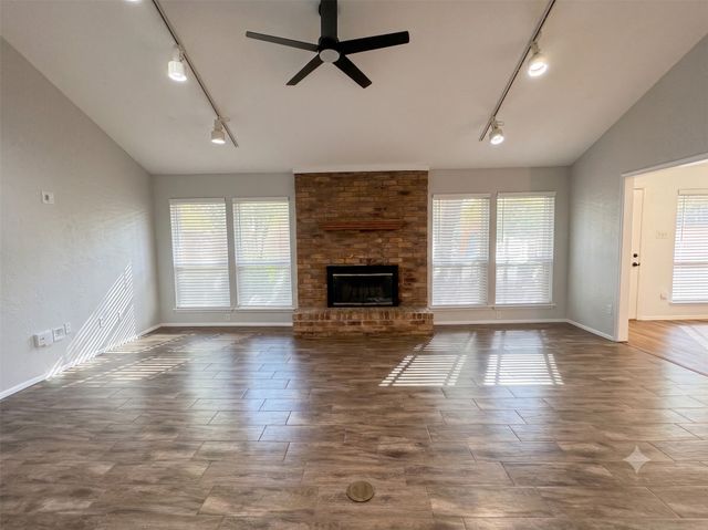 3302 Tranquility Drive, Arlington, TX 76016