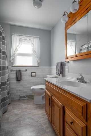 1222 7th Avenue Court, Silvis, IL 61282