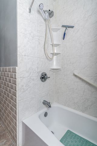 1222 7th Avenue Court, Silvis, IL 61282