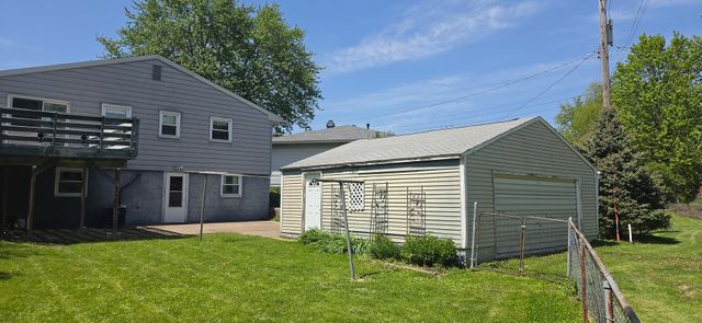 1222 7th Avenue Court, Silvis, IL 61282