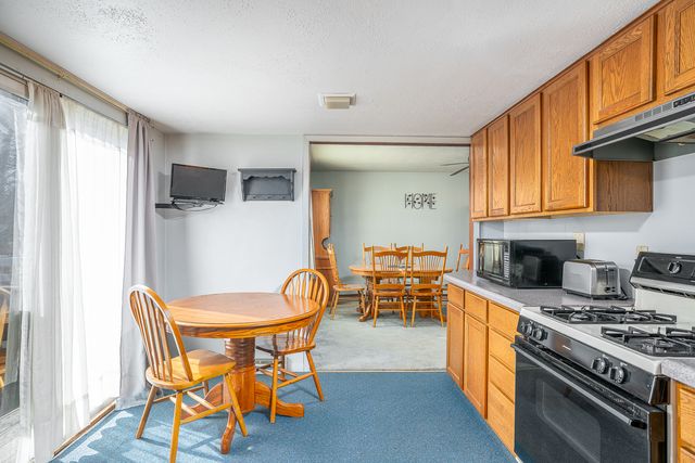 1222 7th Avenue Court, Silvis, IL 61282