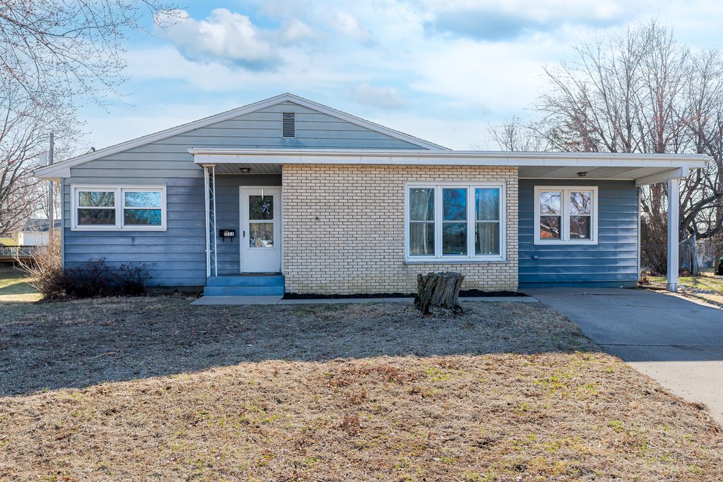 1222 7th Avenue Court, Silvis, IL 61282