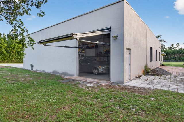 6852 Skyline Drive, Delray Beach, FL 33446