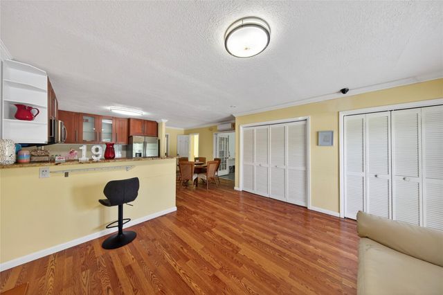 6852 Skyline Drive, Delray Beach, FL 33446