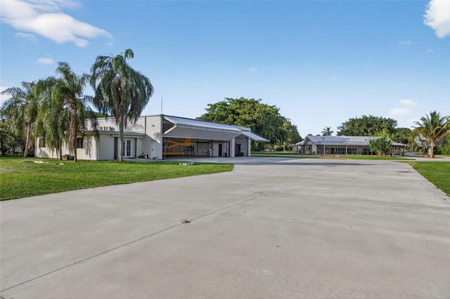 6852 Skyline Drive, Delray Beach, FL 33446