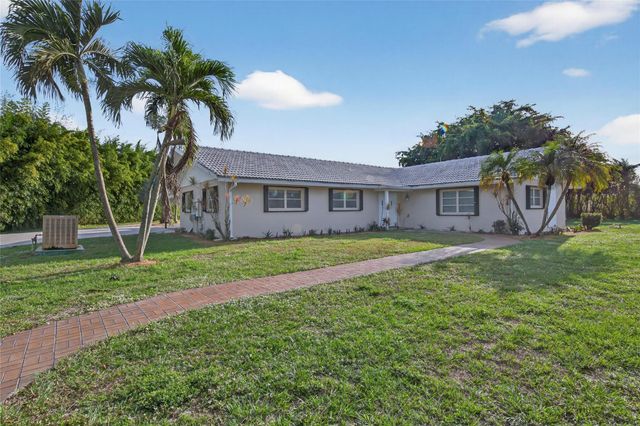 6852 Skyline Drive, Delray Beach, FL 33446