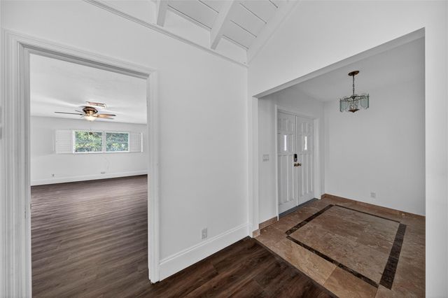 6852 Skyline Drive, Delray Beach, FL 33446