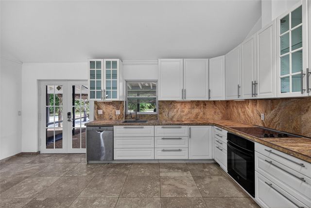 6852 Skyline Drive, Delray Beach, FL 33446