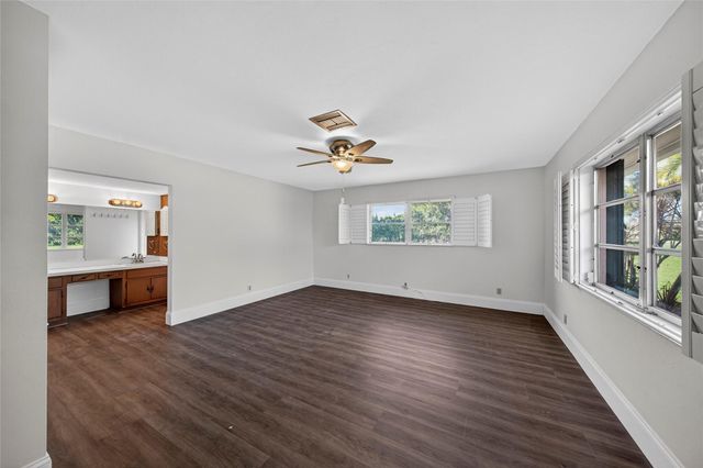 6852 Skyline Drive, Delray Beach, FL 33446