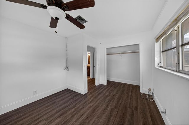 6852 Skyline Drive, Delray Beach, FL 33446