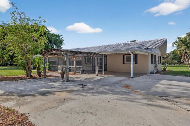 6852 Skyline Drive, Delray Beach, FL 33446